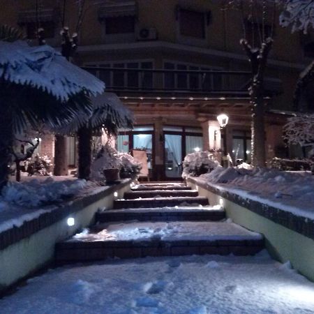 Hotel Due Fontane Casalpusterlengo Esterno foto